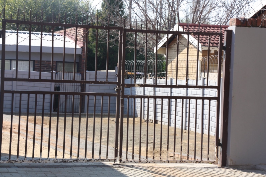 2 Bedroom Property for Sale in Pellissier Free State